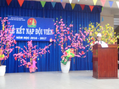 Lễ kết nạp đội viên mới- niềm tự hào đỏ thắm trên vai