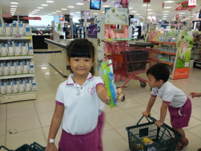 Những cách thông minh để dạy trẻ về giá trị đồng tiền