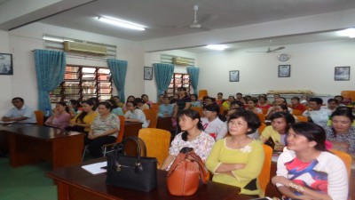 Bồi dưỡng phương pháp giáo dục kỹ năng sống cho giáo viên ở trường tiểu học Hiệp Thành