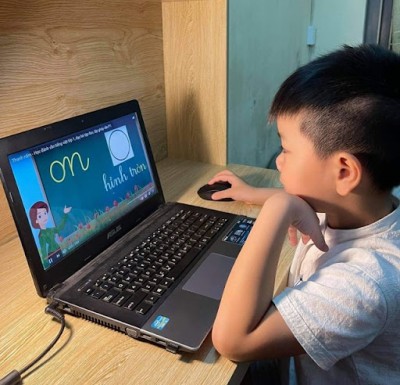 Giáo viên làm gì để lôi cuốn trẻ lớp 1 học trực tuyến?