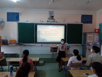 Trường TH Hiệp Thành tổ chức tập huấn test nhanh kháng nguyên covid-19