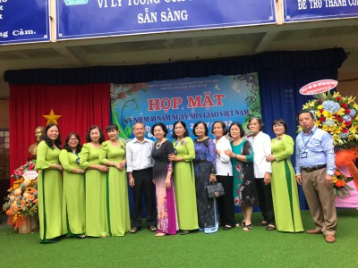 Trường tiểu học Hiệp Thành tổ chức họp mặt 40 năm ngày nhà giáo Việt Nam