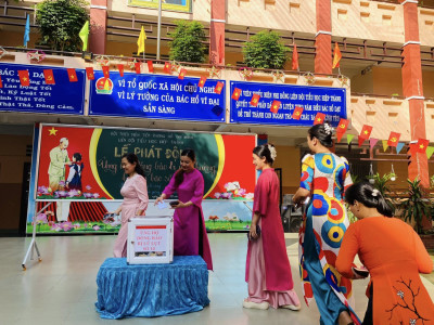 Trường Tiểu học Hiệp Thành chung tay ủng hộ bà con vùng lũ sau bão