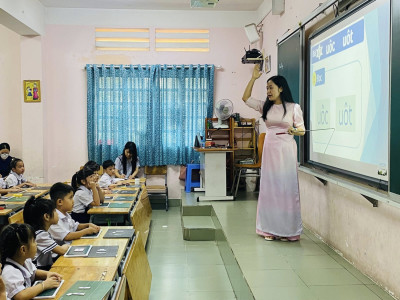 Trường tiểu học Hiệp Thành tổ chức chuyên đề - thao giảng hội đồng.