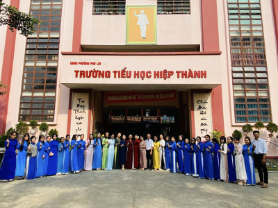 Họp phụ huynh cuối học kỳ I – Cầu nối gia đình và nhà trường