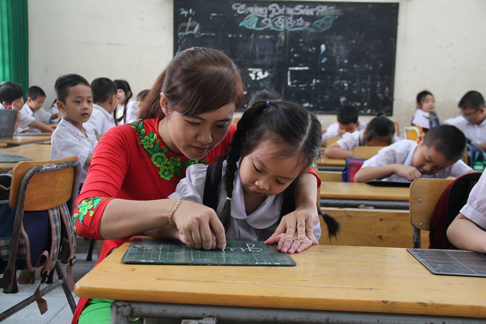 cô Thùy Dung
