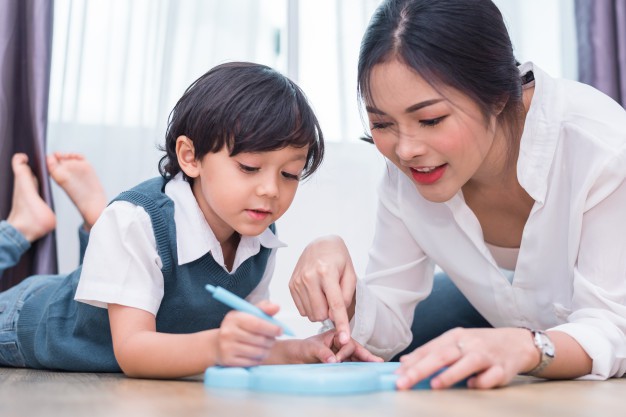 Bật mí cách dạy con không dùng đến đòn roi