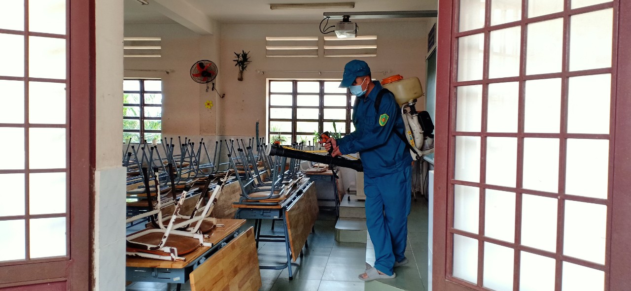 Phun thuốc phòng, chống dịch covid-19