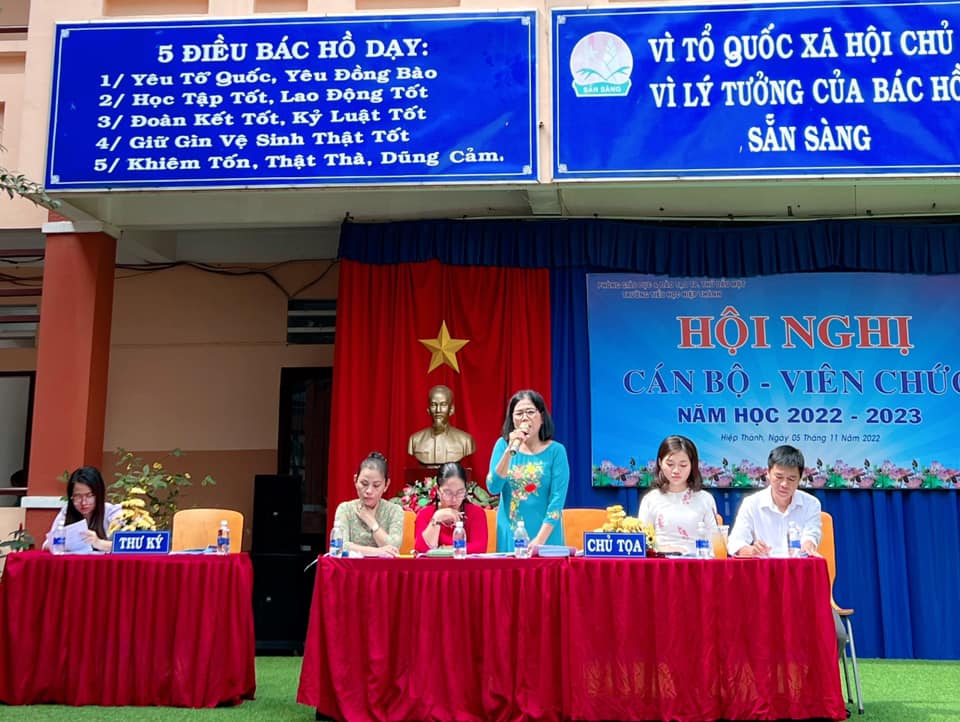 Hội nghị cán bộ - viên chức năm học 2022 - 2023 của trường tiểu học Hiệp Thành
