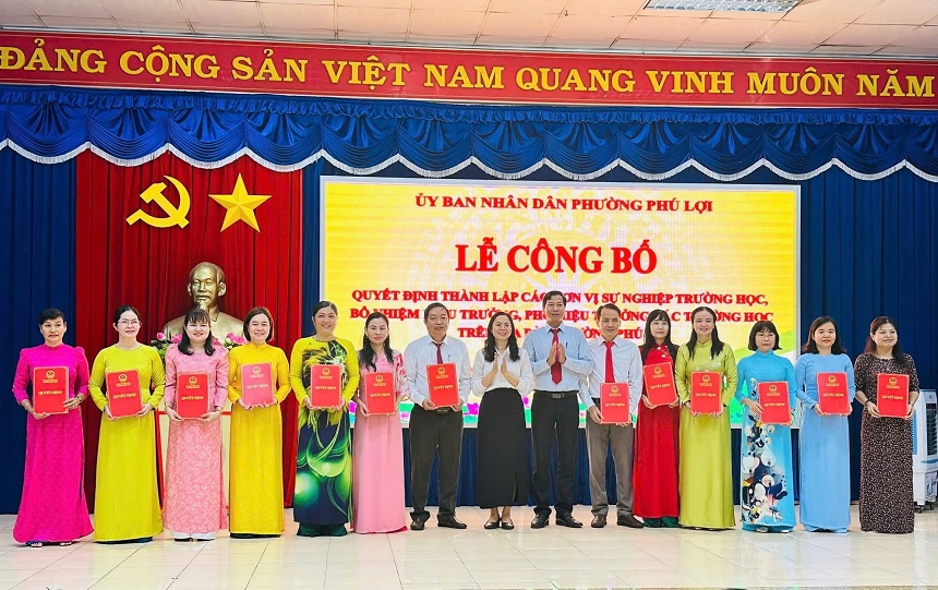 Lễ công bố thành lập trường tiểu học Hiệp Thành và bổ nhiệm ban giám hiệu