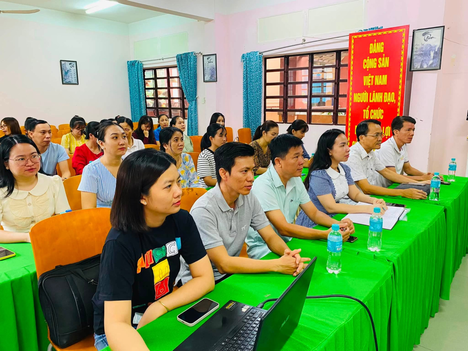 Chi bộ Trường tiểu học Hiệp Thành tích cực tham gia học tập, quán triệt nghị quyết hội nghị lần thứ ba ban chấp hành trung ương Đảng khóa XIV