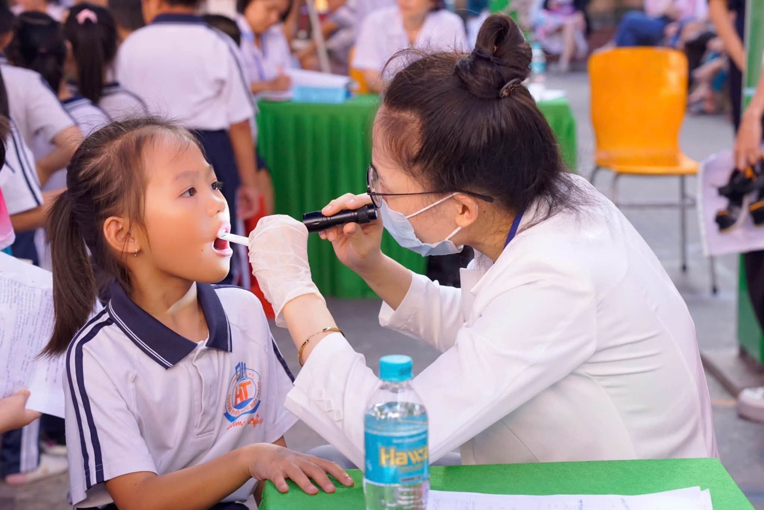 Trường tiểu học Hiệp Thành khám Sức khỏe cho học sinh toàn trường  đầu năm học 2026-2027